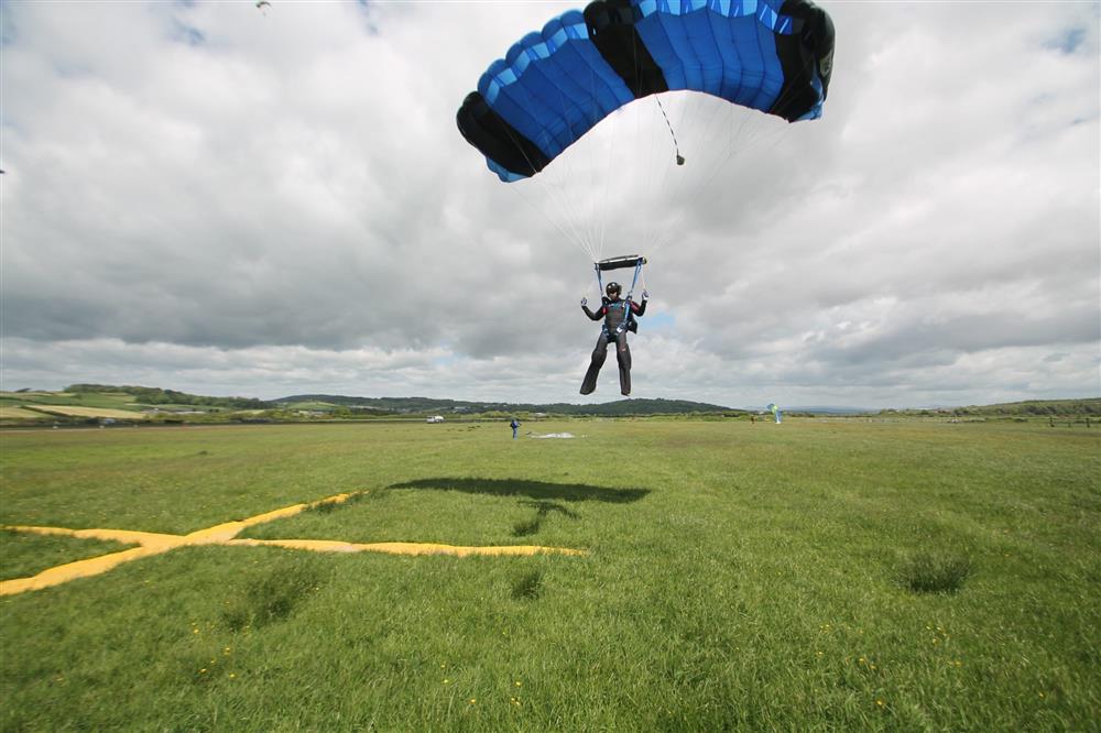 Main canopy landing